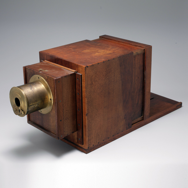111 The first photographers’ equipment izi.TRAVEL